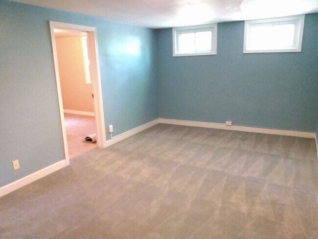 Building Photo - SUPER CUTE 3 BED/2 BATH BUNGALOW IN OLD TOWN LONGMONT