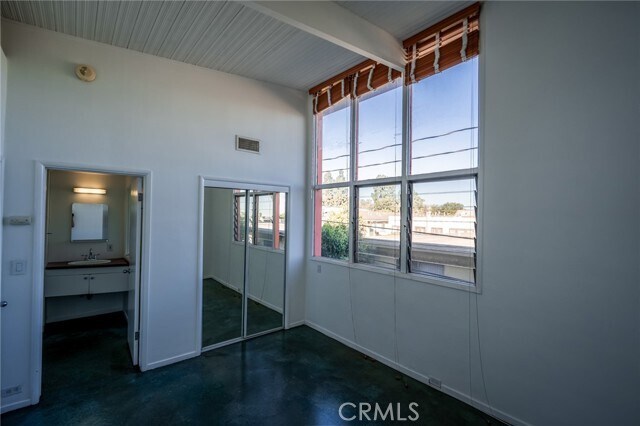 Building Photo - 1400 Hayworth Ave