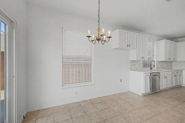 Building Photo - McKinney 4/3 with Pool