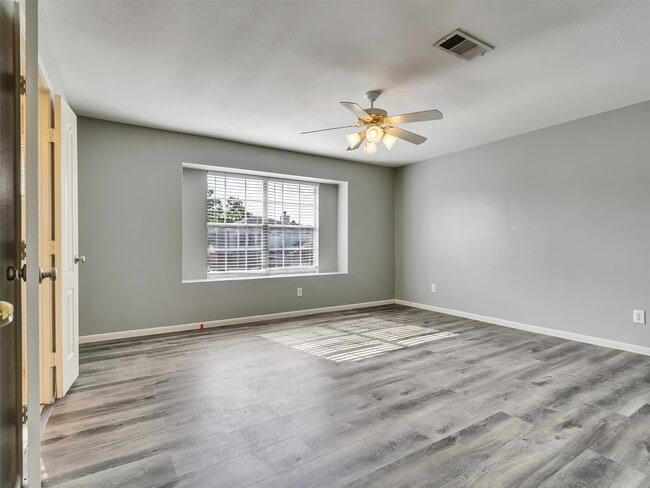 Building Photo - 11703 Emerald Hill Dr