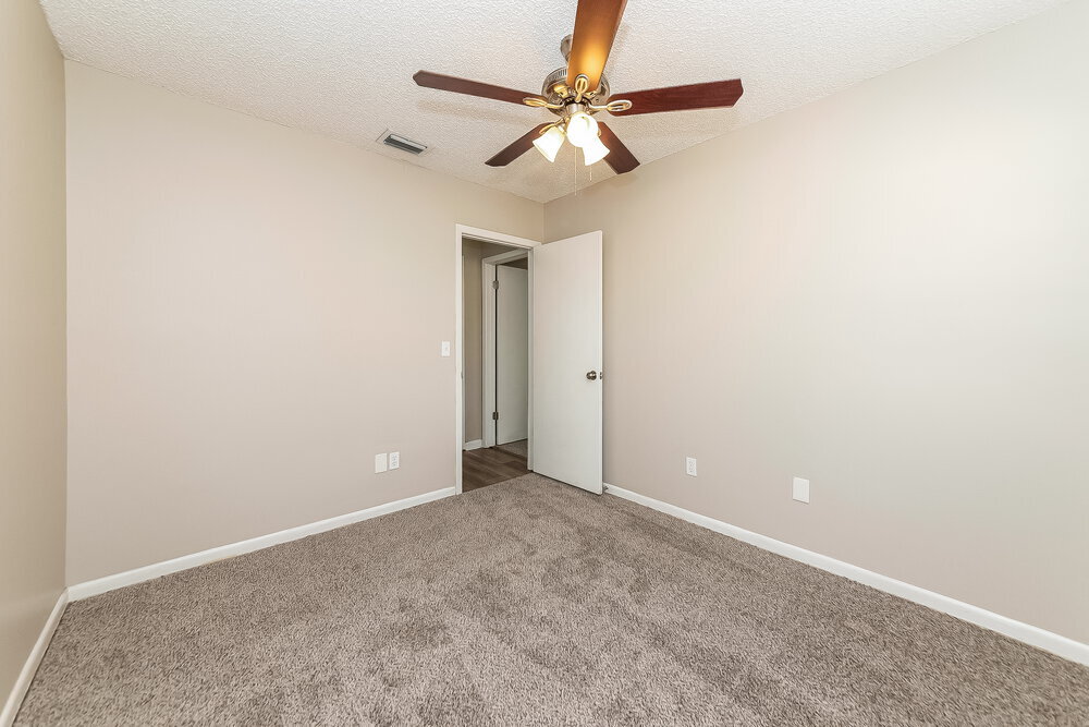 Building Photo - 3910 Briarlake Dr