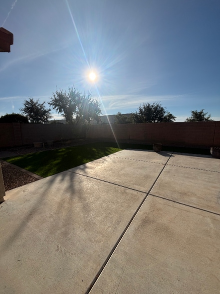 Building Photo - 13779 W Earll Dr