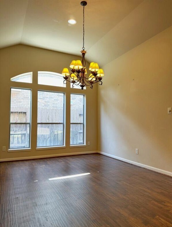 Building Photo - 27926 Barberry Banks Ln