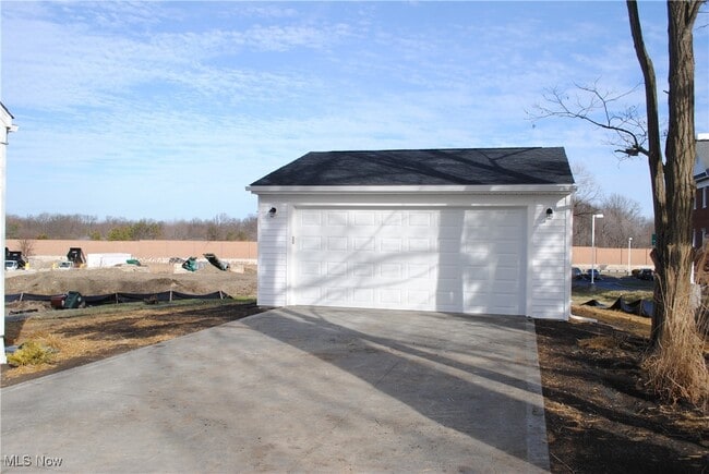 Building Photo - 26650 Detroit Rd