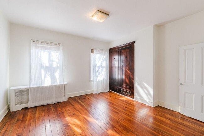 Building Photo - Charming Olde Richmond Home