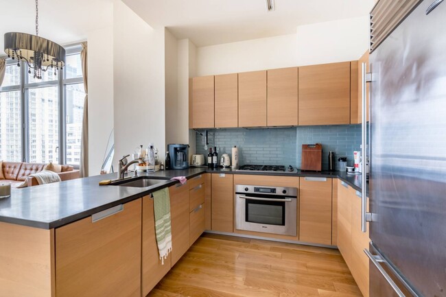Building Photo - 310 W 52nd St