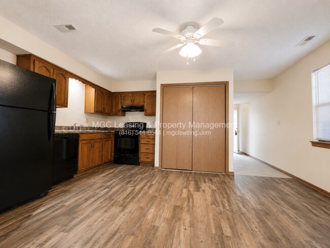 Building Photo - Chapel Oaks Community of Lee's Summit - $500 off September rent with immediate move in!!