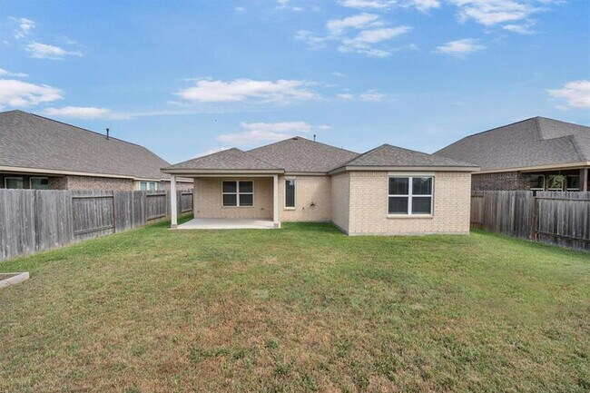 Building Photo - 31415 Stone Ridge Forest Dr