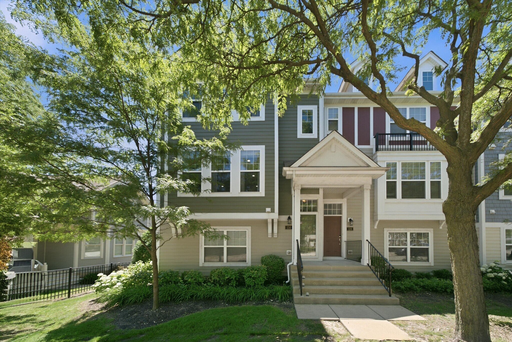 Building Photo - 130 Waterbury Cir