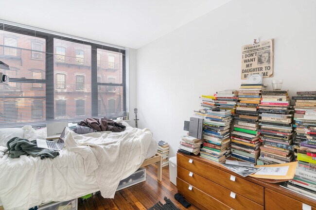 Building Photo - 126 Rivington St