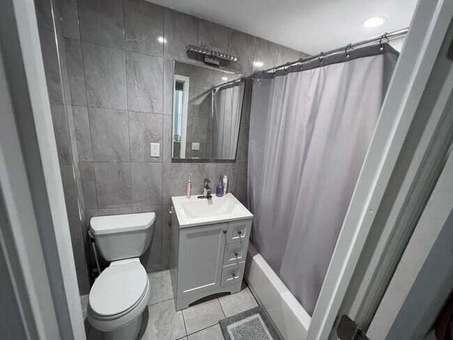 Building Photo - 600 17th St