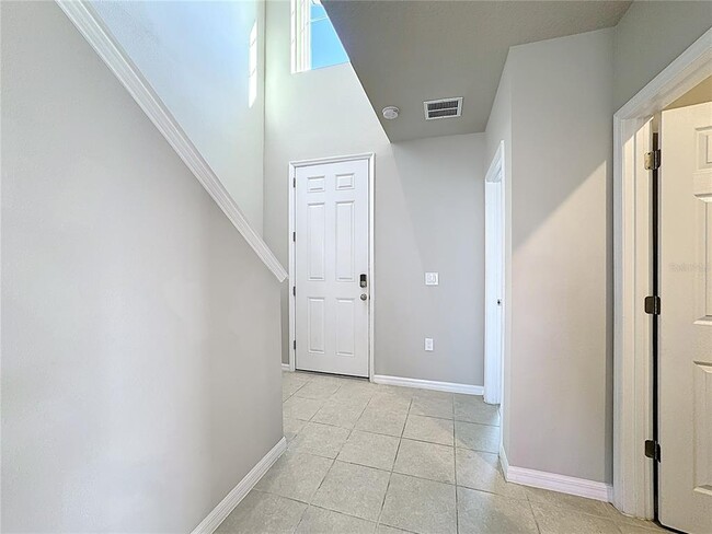 Building Photo - 5251 Meredrew Ln