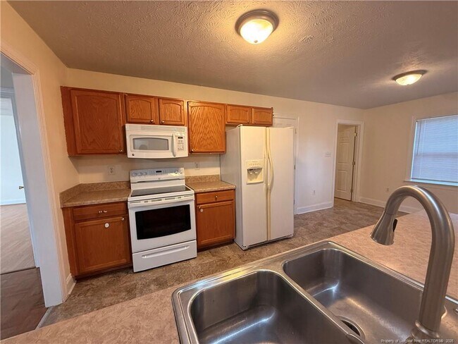 Building Photo - 3713 Rockhurst Dr