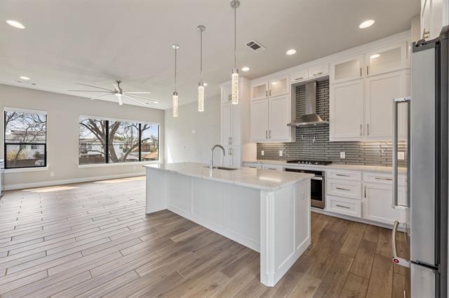 Building Photo - 4522 Deere St