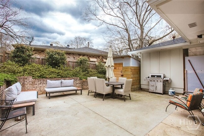 Building Photo - 284 The