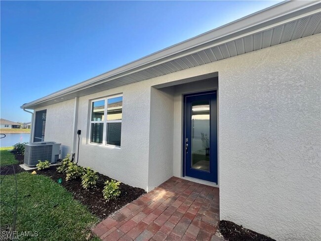 Building Photo - 850 Enbrook Lp