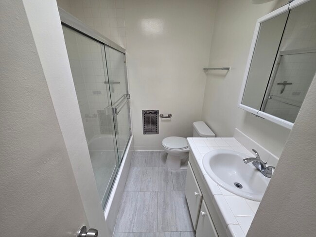 Building Photo - The Cloister Apartments