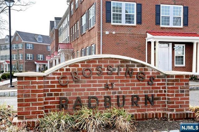 Building Photo - 4-12-30 30th St