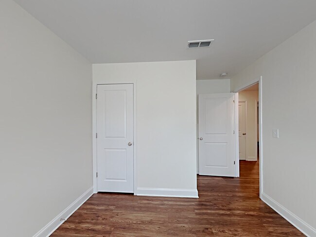 Building Photo - 3216 Oakfields Rd