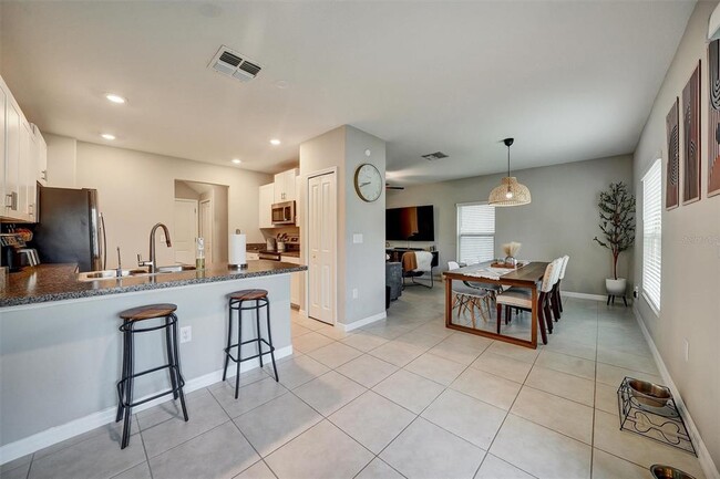 Building Photo - 7225 Spring Snowflake Ave