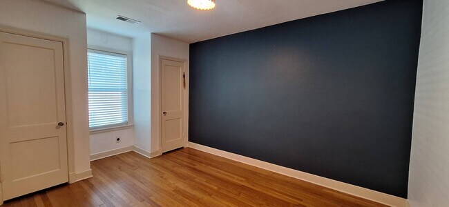 Building Photo - Beautiful 3 bedroom