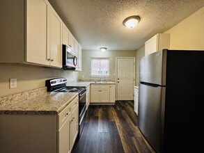 Building Photo - 289 Pine Ave