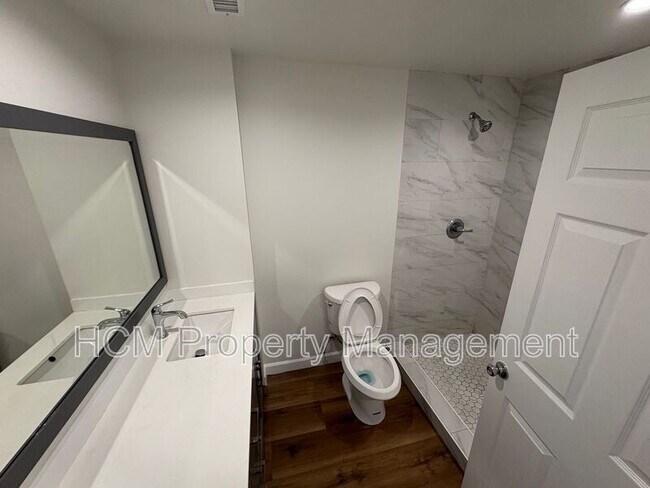 Building Photo - 5507-5509 S Manhattan Pl