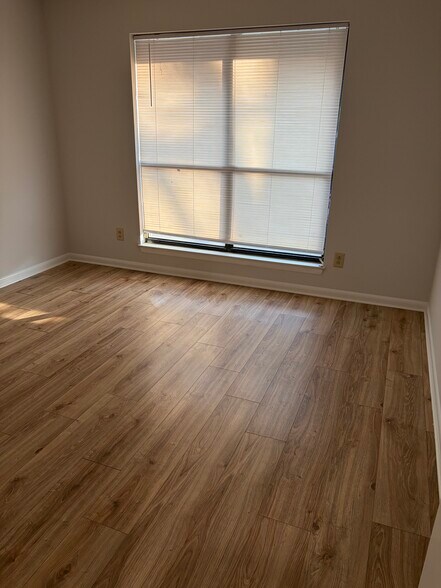 Guest Room (Photo 1) - 4517 Sharon Chase Dr