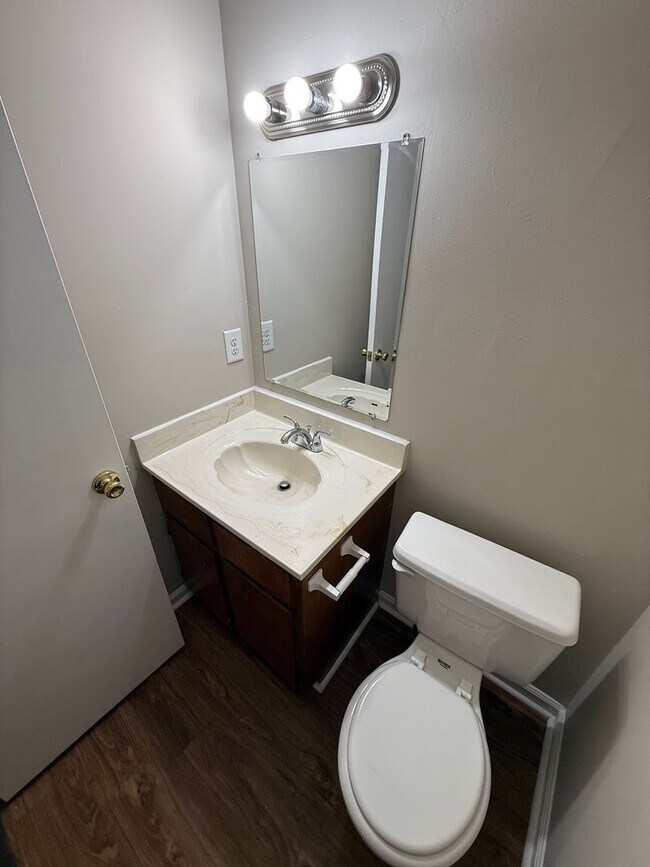 Building Photo - 108/110 St Andrews Ct