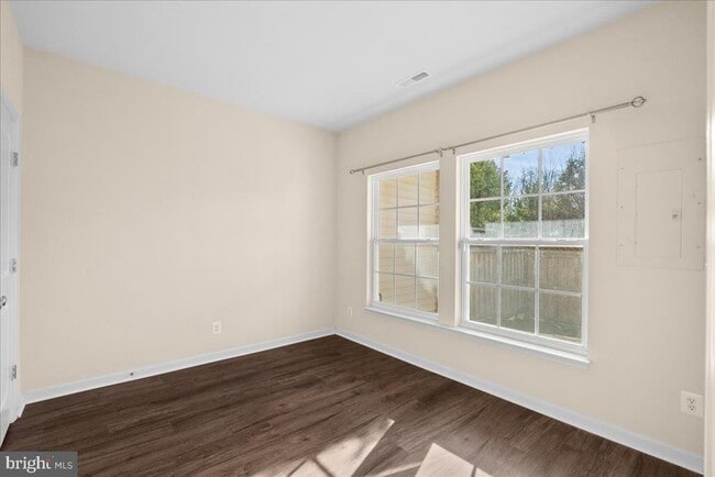 Building Photo - 43277 Tumbletree Terrace