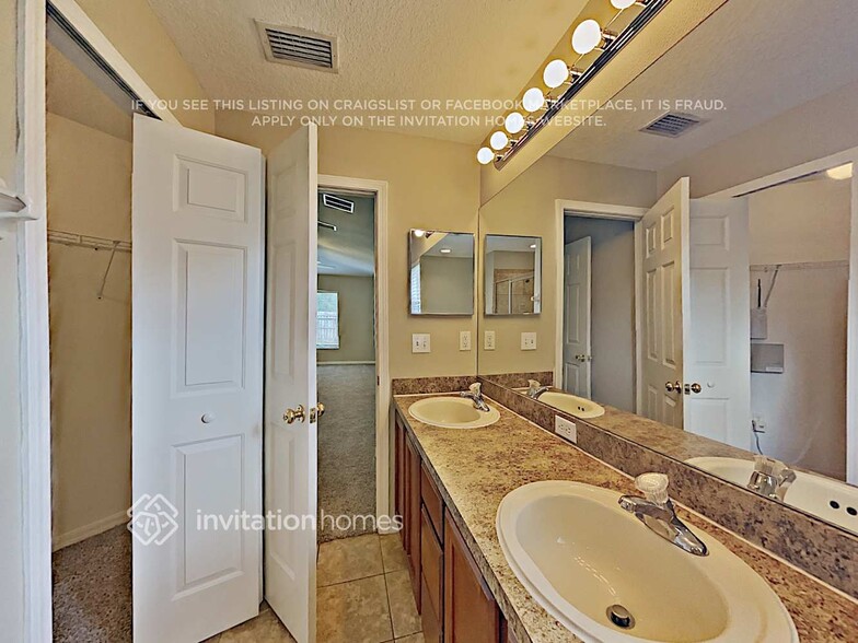 Building Photo - 3922 Rollingsford Cir
