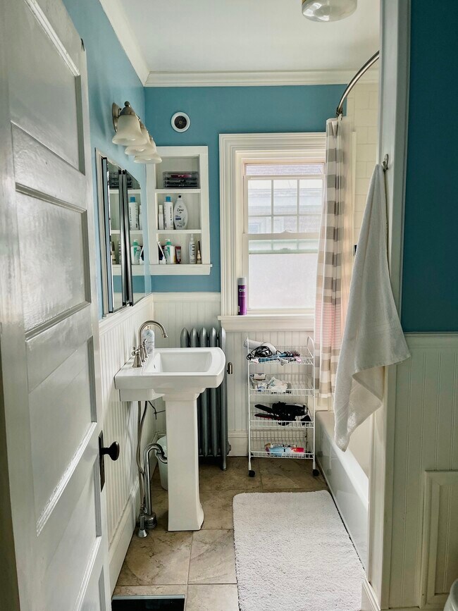 1st bathroom - 179 Dartmouth st