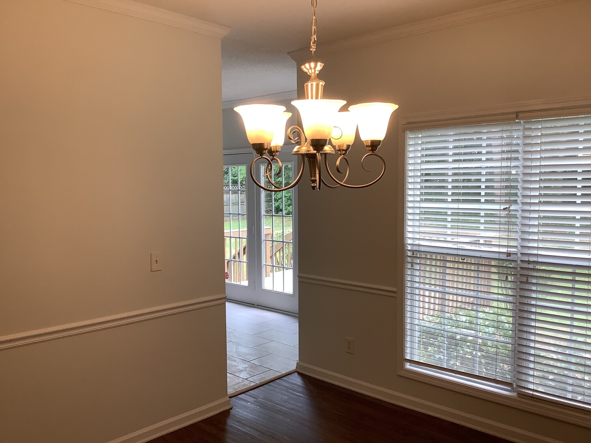 Building Photo - 2106 Forest Edge Dr