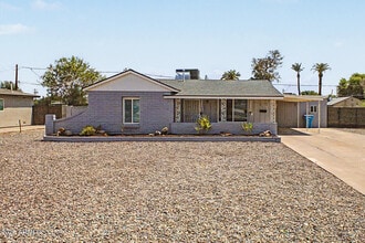 Building Photo - 1711 W Montecito Ave