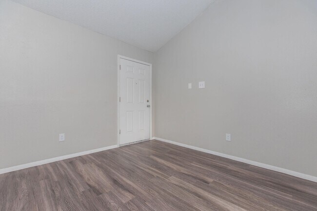 Building Photo - Arbor Trails Apartment Homes