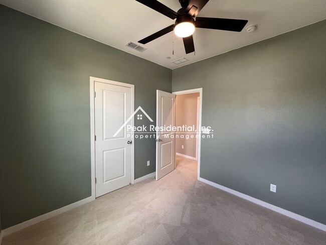 Building Photo - Updated 3bd/3ba North Natomas Townhouse