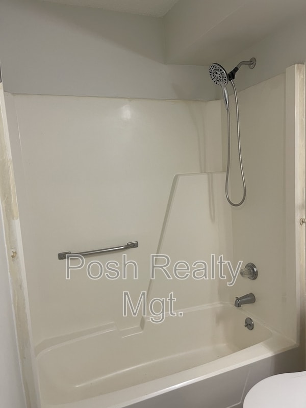 Building Photo - 502 Mystic Dr