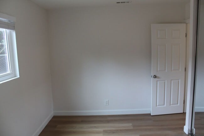 Building Photo - 331 Rebecca Ave