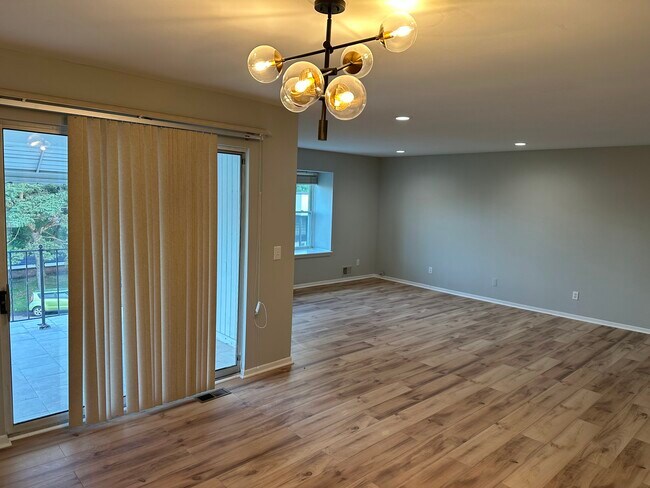 Building Photo - 31120 Hunters Dr