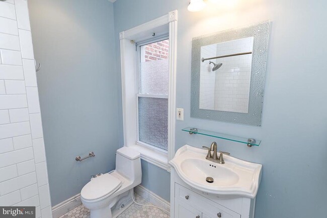 Building Photo - 809 Kentucky Ave SE