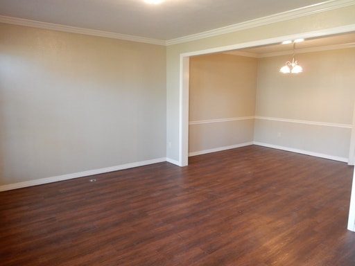 Building Photo - River Oaks Townhouse 3 bed/ 2.5 bath