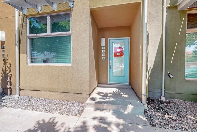 Primary Photo - 343 Platinum St SW