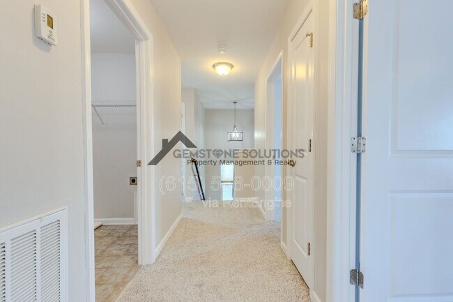 Building Photo - 2704 Orleans Dr