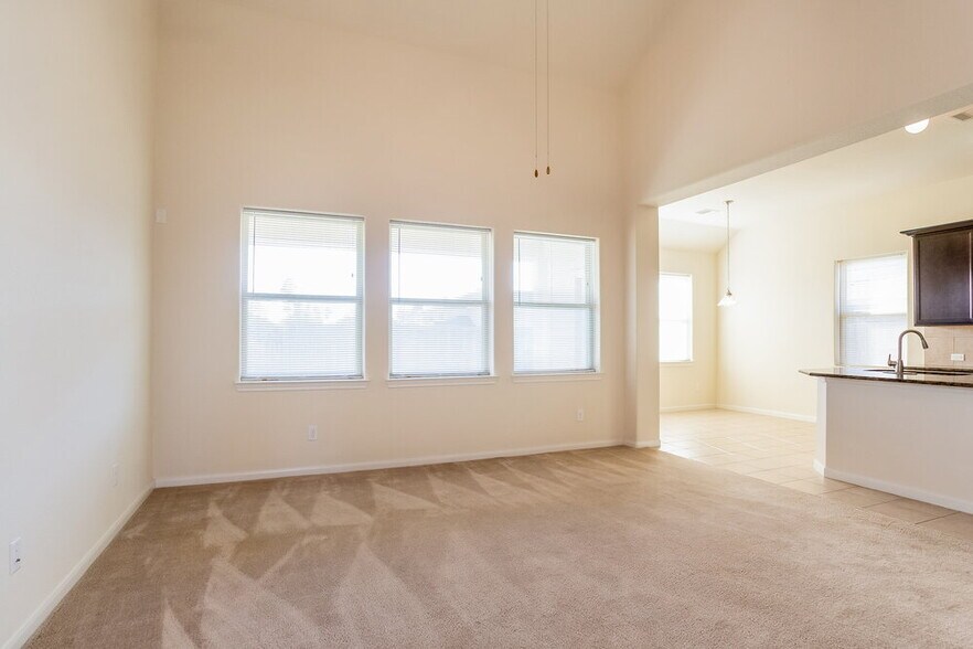 Building Photo - 3014 Rose Trace Dr
