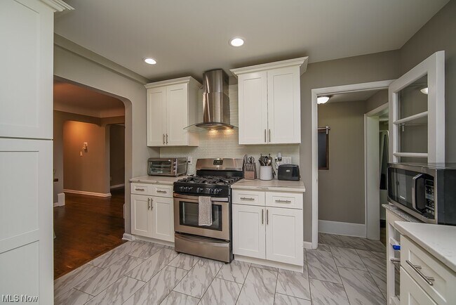 Building Photo - 6514 Bonroi Dr