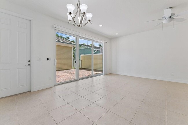 Building Photo - 1130 Sweet Hill Dr