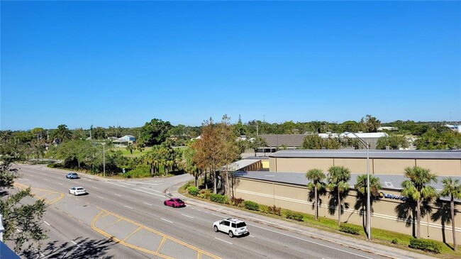 Building Photo - 2188 Fruitville Rd