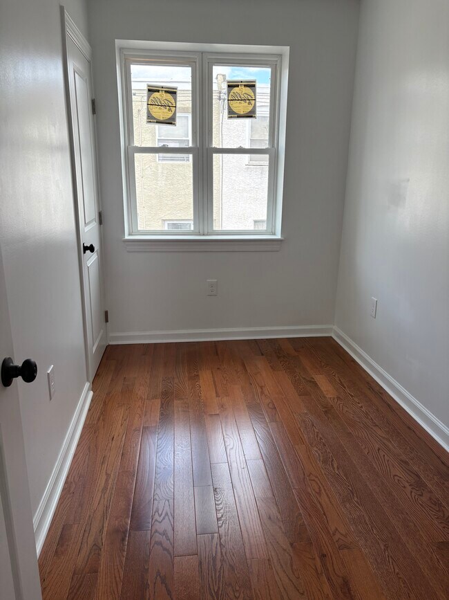 Bedroom - 7111 Clover Ln