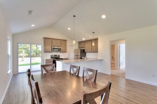 Building Photo - 178 Sitting Bull Dr