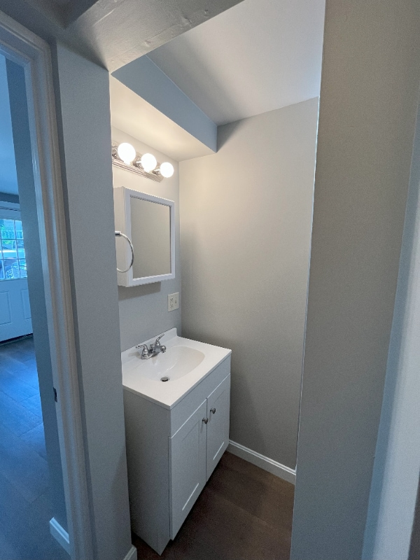 Building Photo - 283 River St